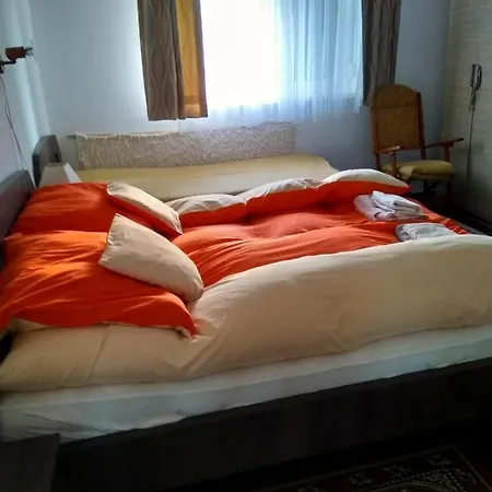 Guest house Koekoercsin Vendeghaz *